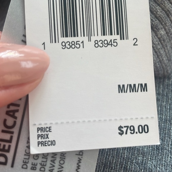 Beautiful top. New - Picture 6 of 7